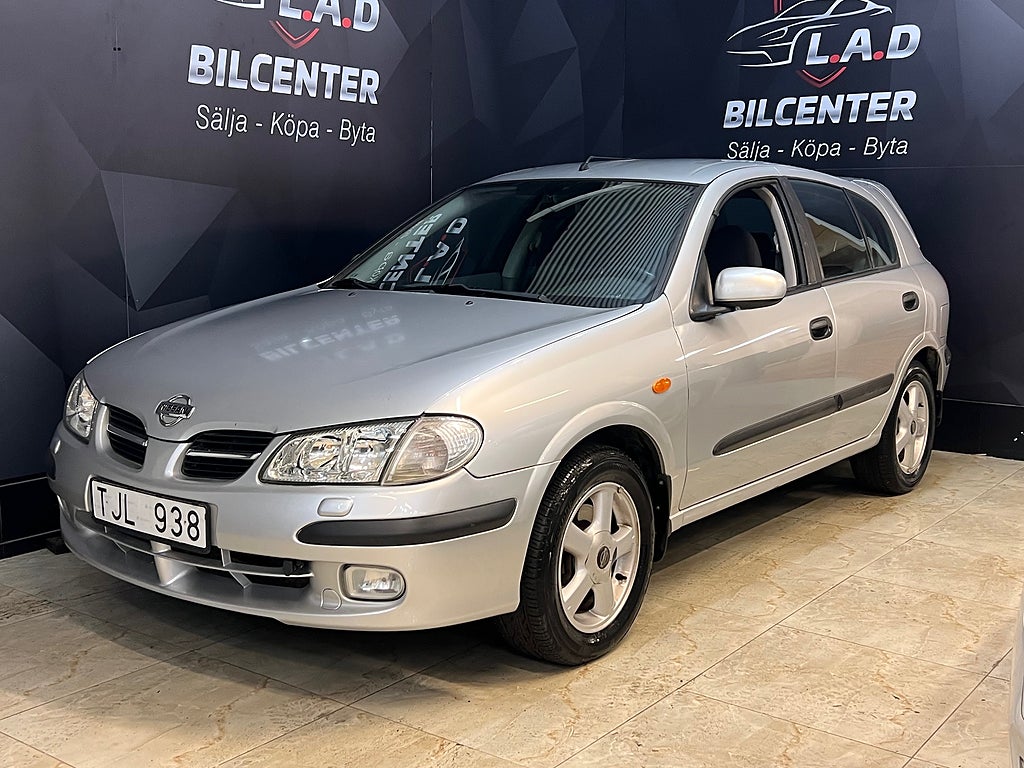 Nissan Almera 5-dörrar 1.8 . NY Bes 
