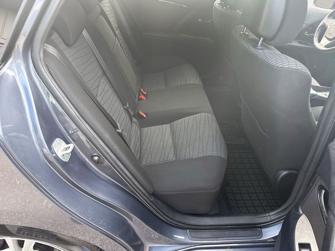 Toyota Avensis 2011, bild 7/10