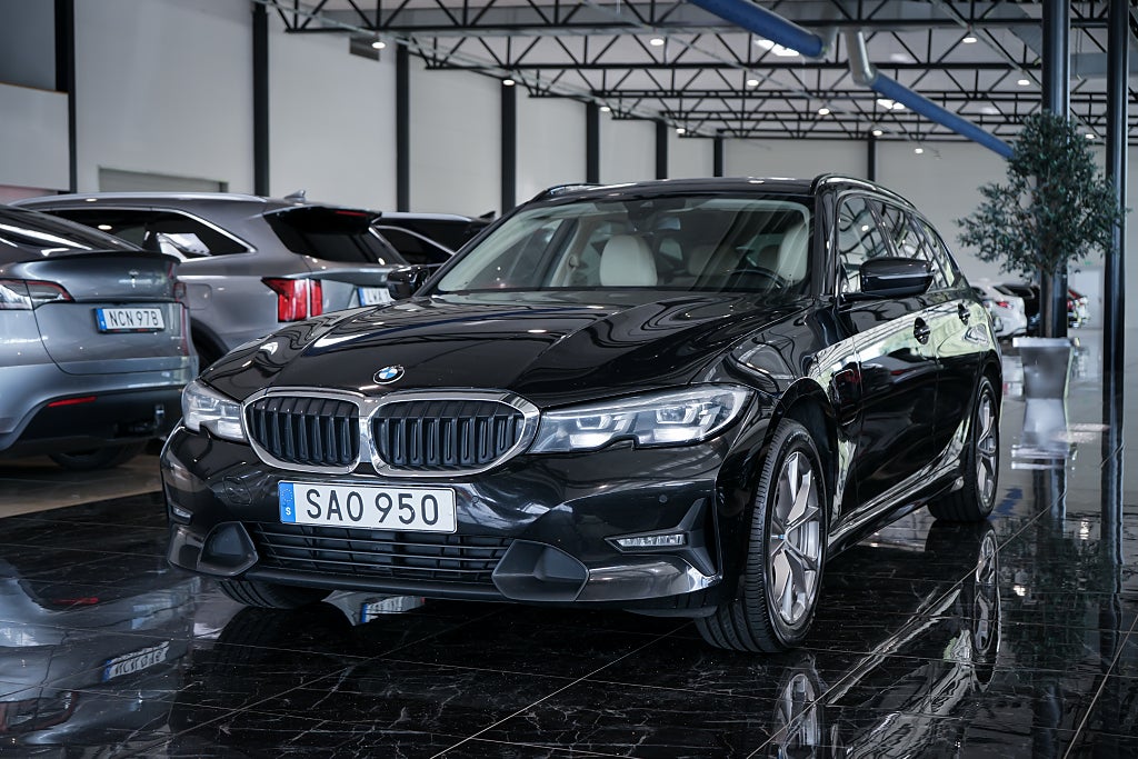 BMW 330e xDrive Touring Steptronic Sport line | Navi | LED |