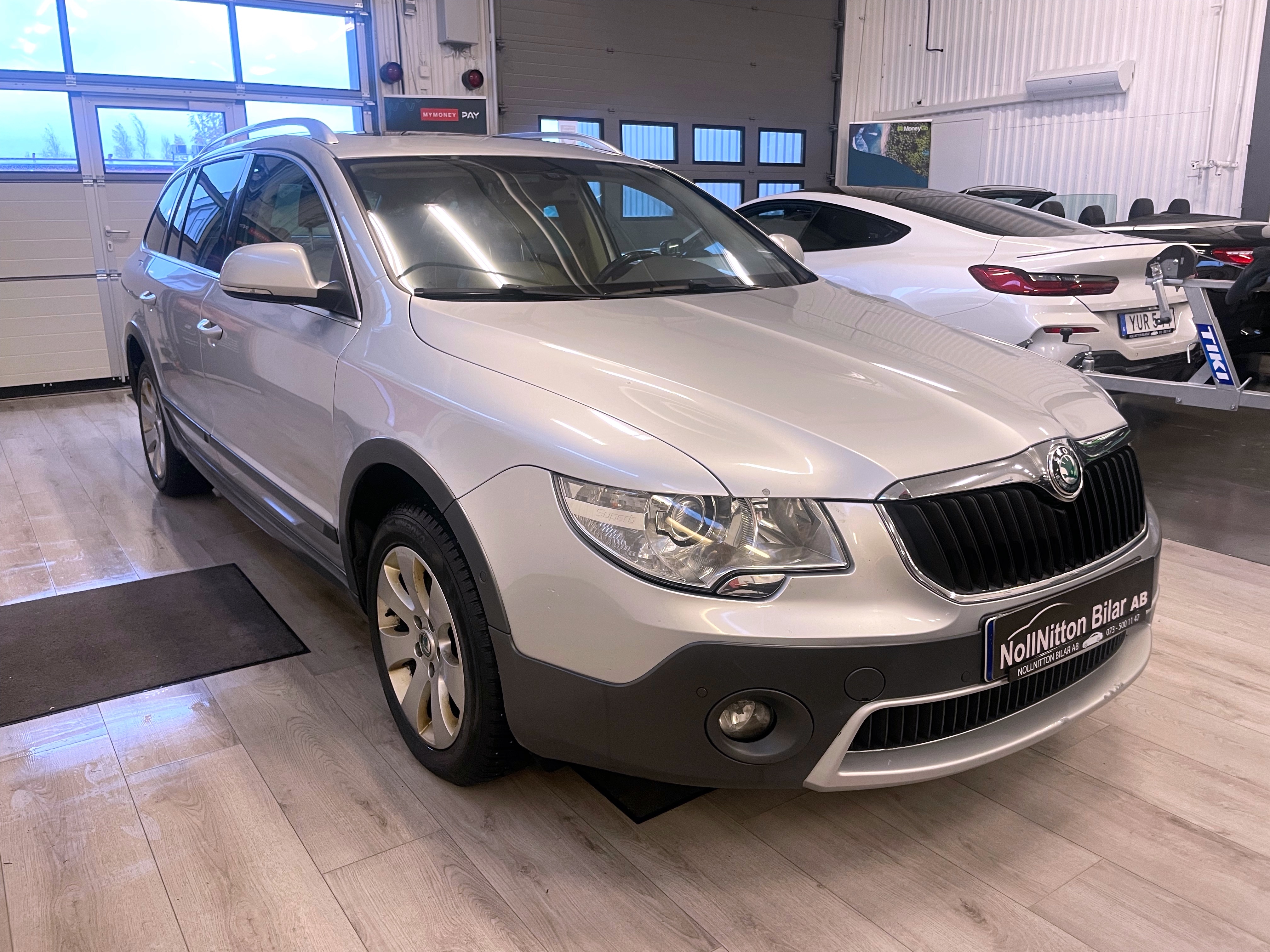 Skoda Superb Kombi 2.0 TDI 4x4 DSG 2013, bild 2/44