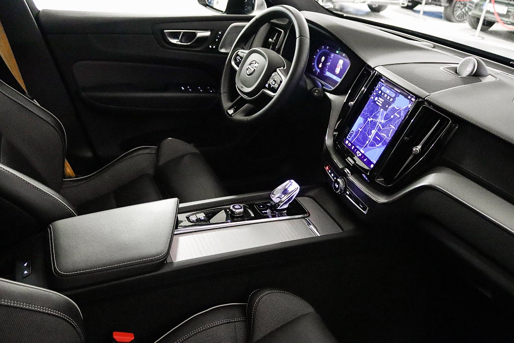 Volvo XC60 II Recharge T8 AWD R-Design Polestar Pano B&W HuD