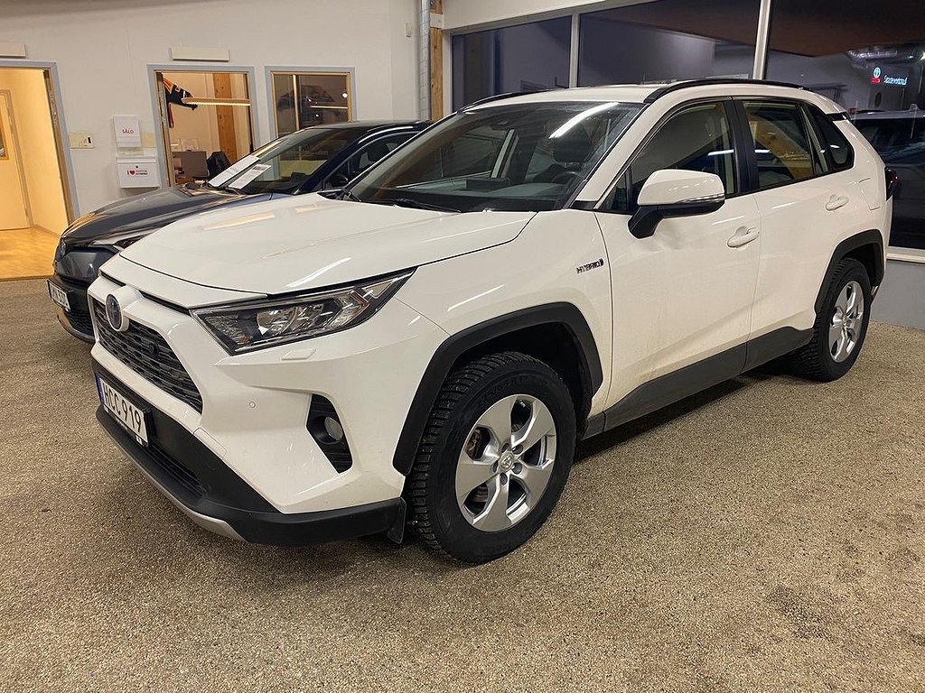 Toyota RAV4 Hybrid AWD-i 2,5 HSD AWD-i Active Komfortpaket | GPS | Vinterhju