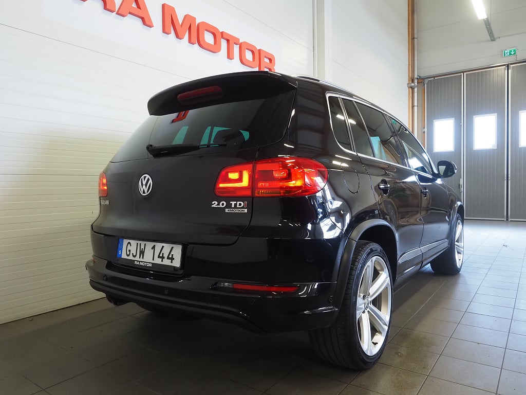 Volkswagen Tiguan 2.0 TDI 4Motion R-Line Pluspaket Pano Skinn Drag D-Värm