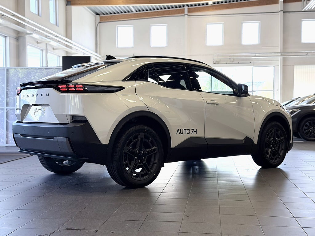 Subaru Uncharted Touring + 343hk AWD / Panorama / Värmepump