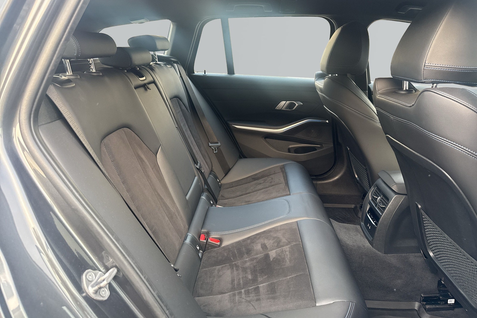 BMW 330e xDrive Touring Steptronic M Sport Värmare 19" Backkamer 2022 - miniatyr 14