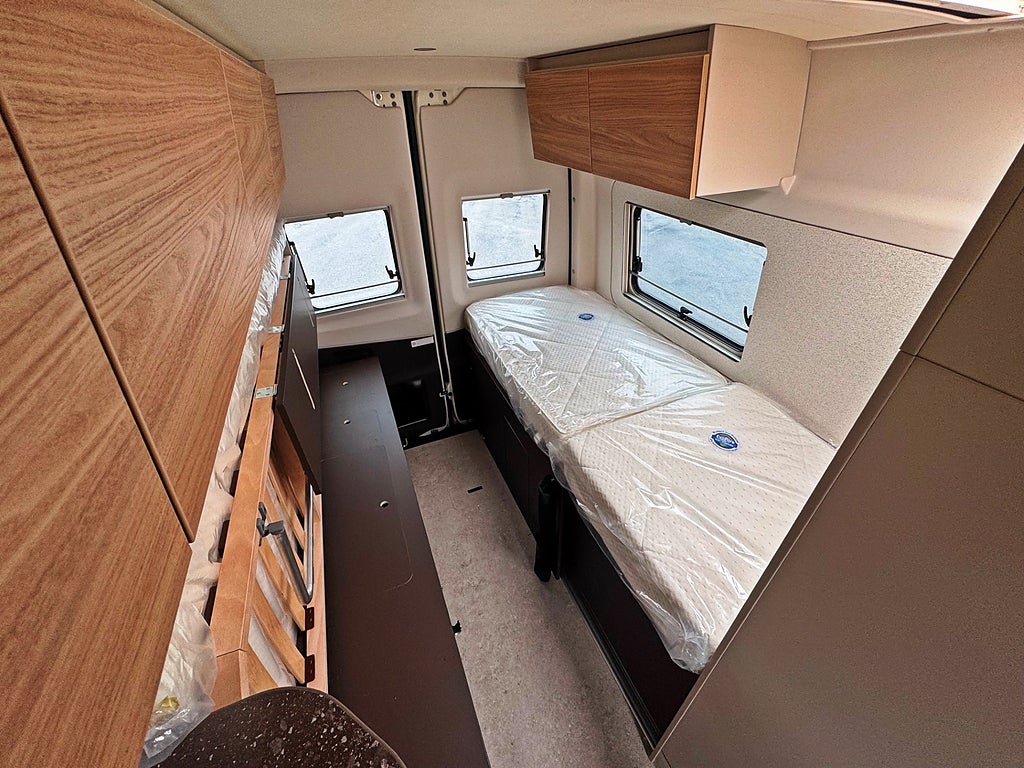Bürstner Habiton HMX 6.0 4WD Panorama 190 hk FINNS I HALLEN