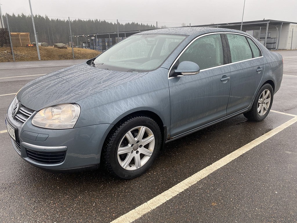Volkswagen Jetta 2.0 FSI Comfortline Euro 4 11000mil 2ägare