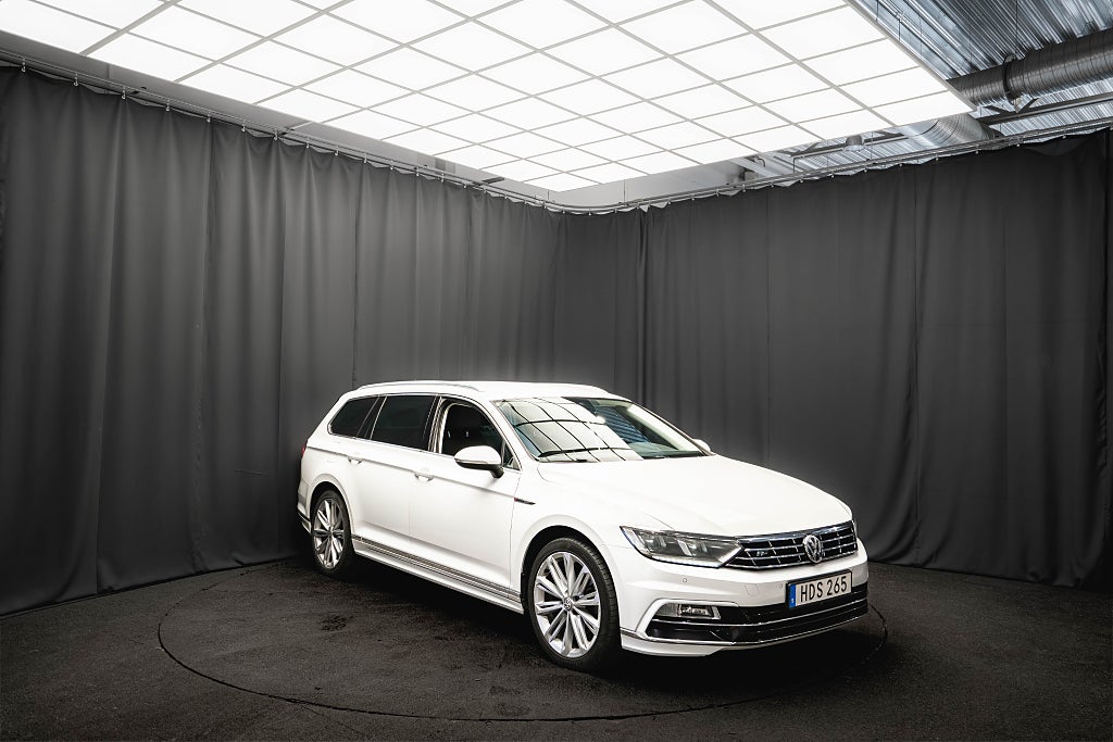 Volkswagen Passat TDI 4M R-Line NAPPALÄDER D-VÄRM DRAG KAMERA COCKPIT 190