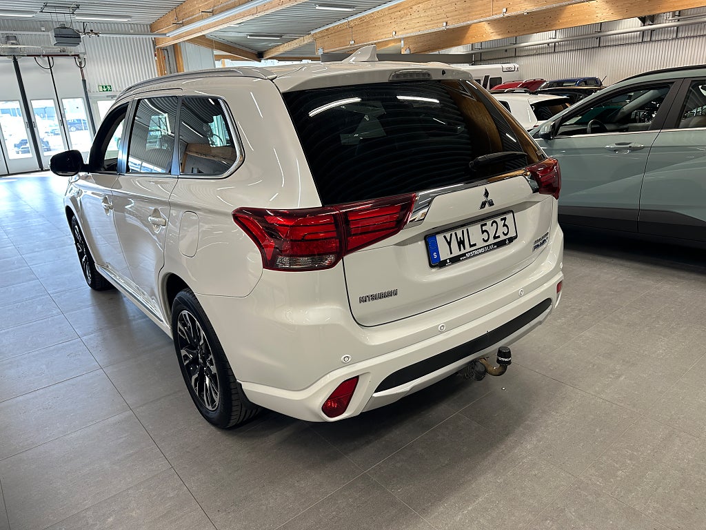 Mitsubishi Outlander PHEV Comfort Automat4+4 Dragkrok  thumbnail