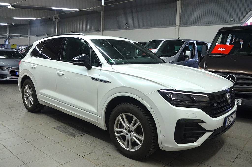 Volkswagen Touareg 3.0 V6 TDI DPF SCR 4M TipTronic 286hk R-LINE SE Spec