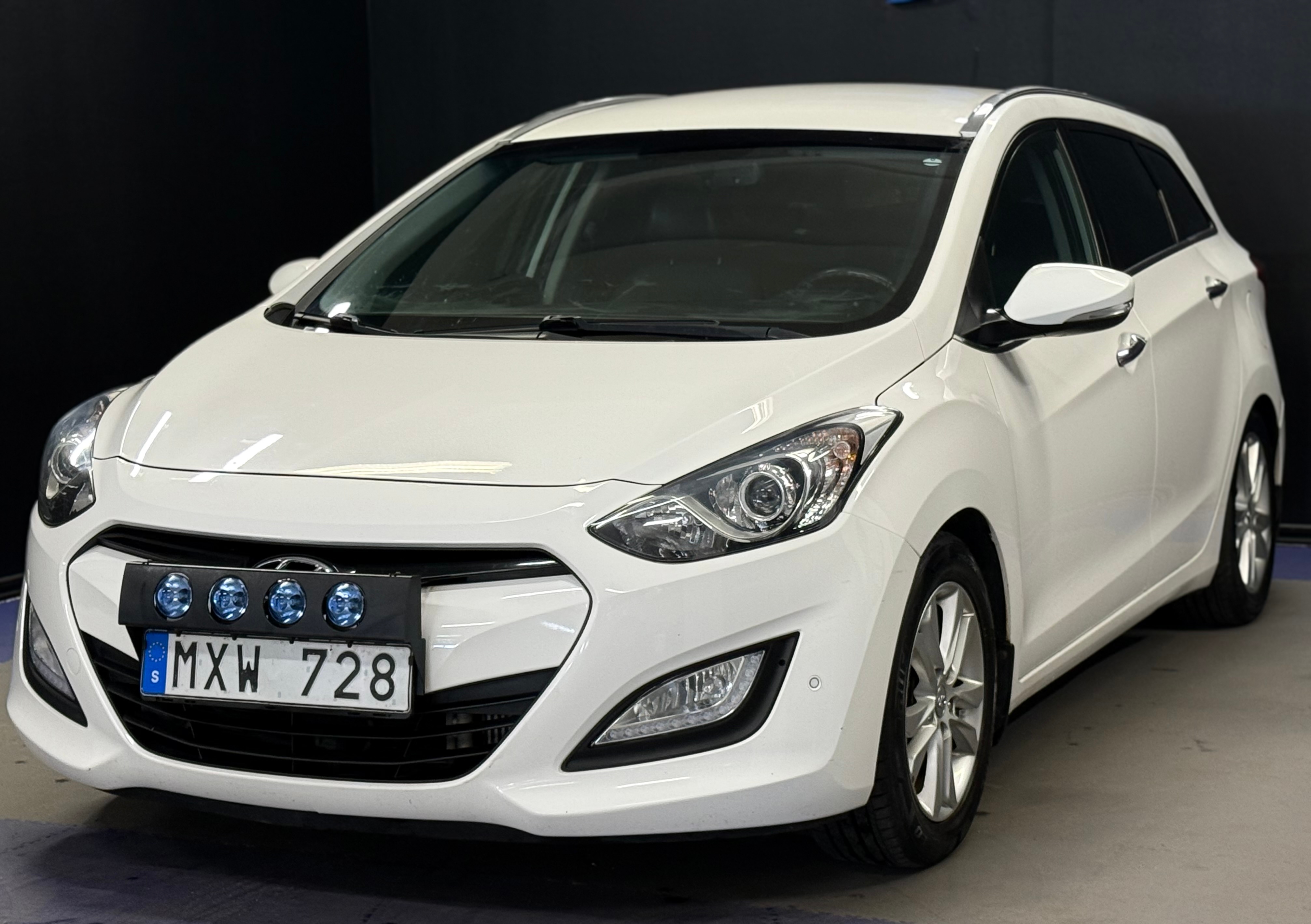 Hyundai i30 Kombi 1.6 CRDi Business 2013, kuva 3/47