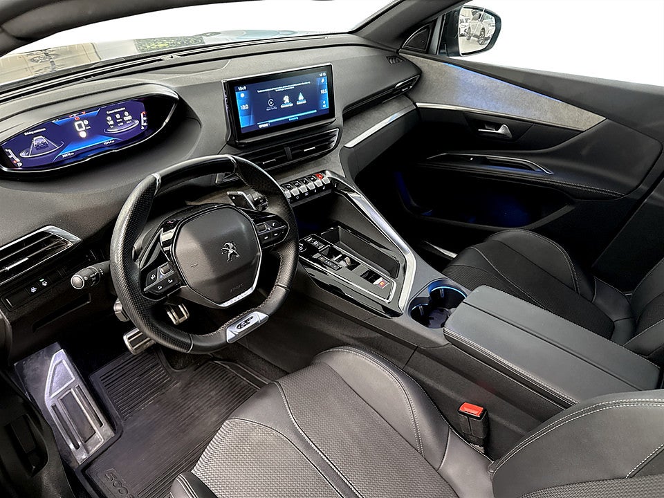 Bild på Peugeot 5008 GT 1.2 PT 130hk Aut 7-SITS B-KAMERA CARPLAY