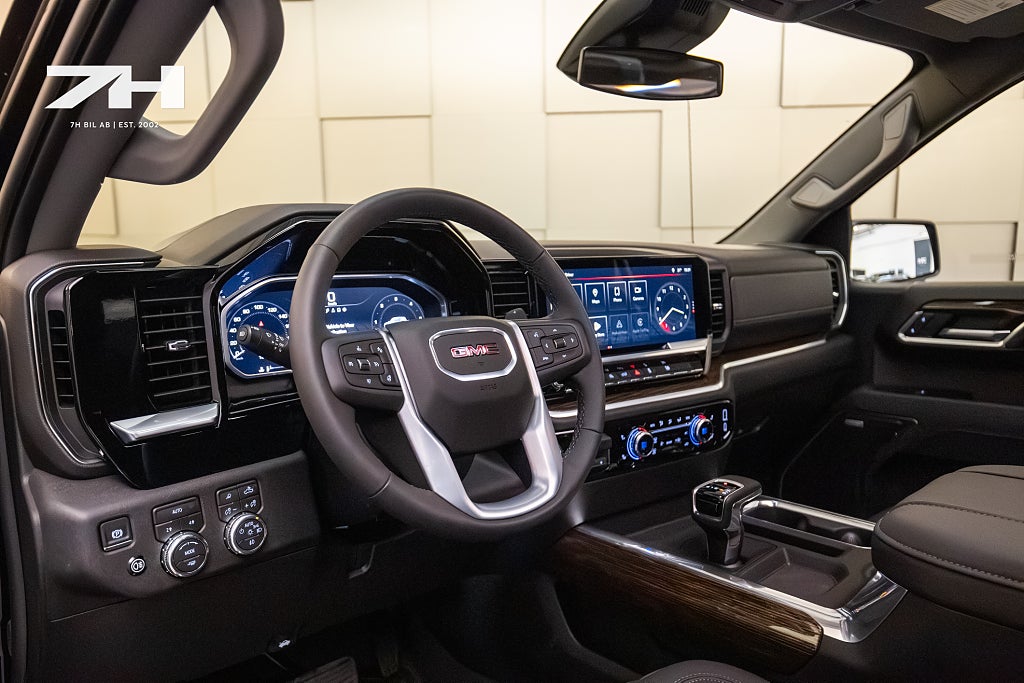 GMC Sierra 1500 Crew Cab 3L Duramax / 360° / BOSE® / Glastaklucka
