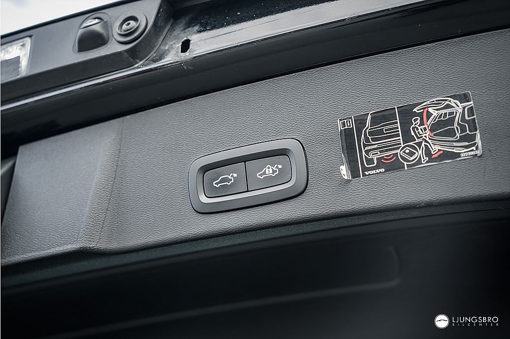 Volvo XC40 Recharge T4 211hk