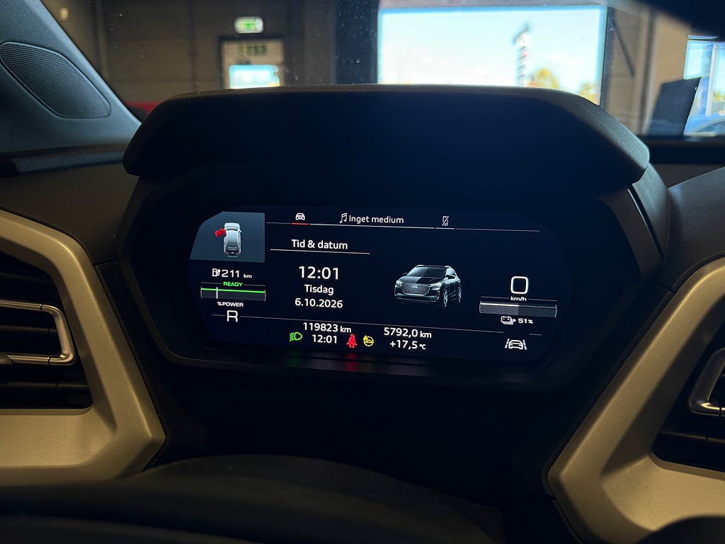 Audi Q4 e-tron 2022 - miniatyr 14