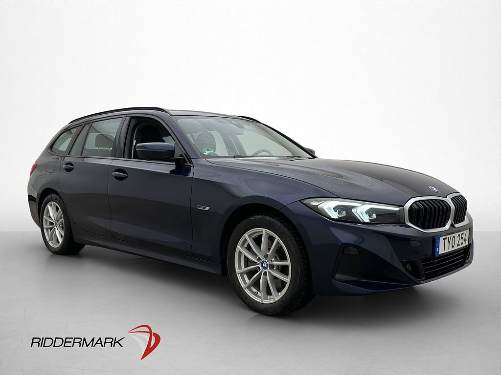 BMW 330e xDrive 292hk Värmare Widescreen Drag HiFi Navi