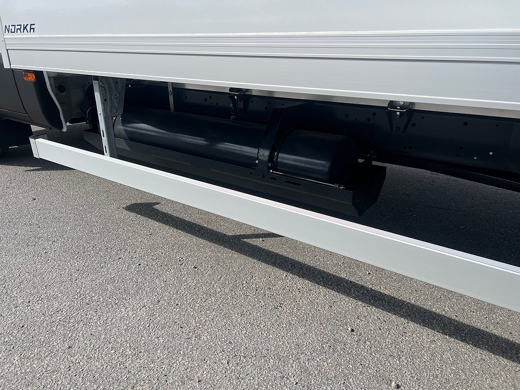Iveco Daily 72C14G A8 CNG Skåpbil med Z-Lift