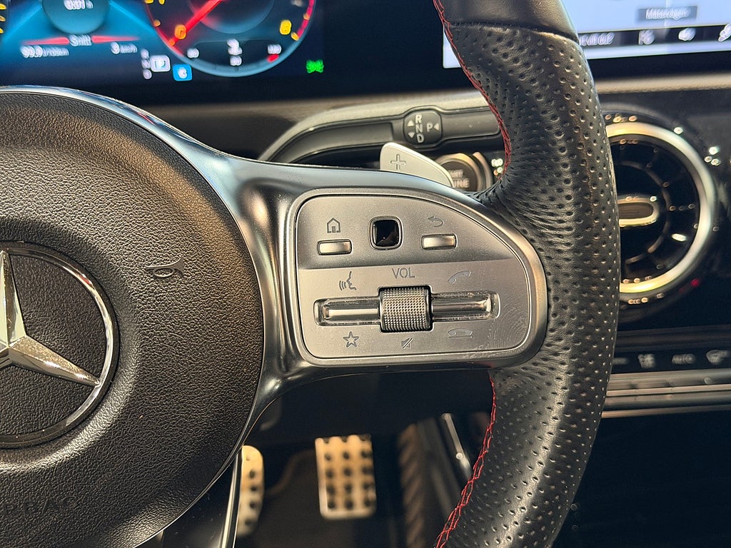 Mercedes-Benz A 180 7G-DCT AMG Line M-Värm Navi B-Kam Widescreen 2021