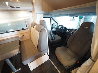 Husbil-alkov Bürstner A 700 10 av 29