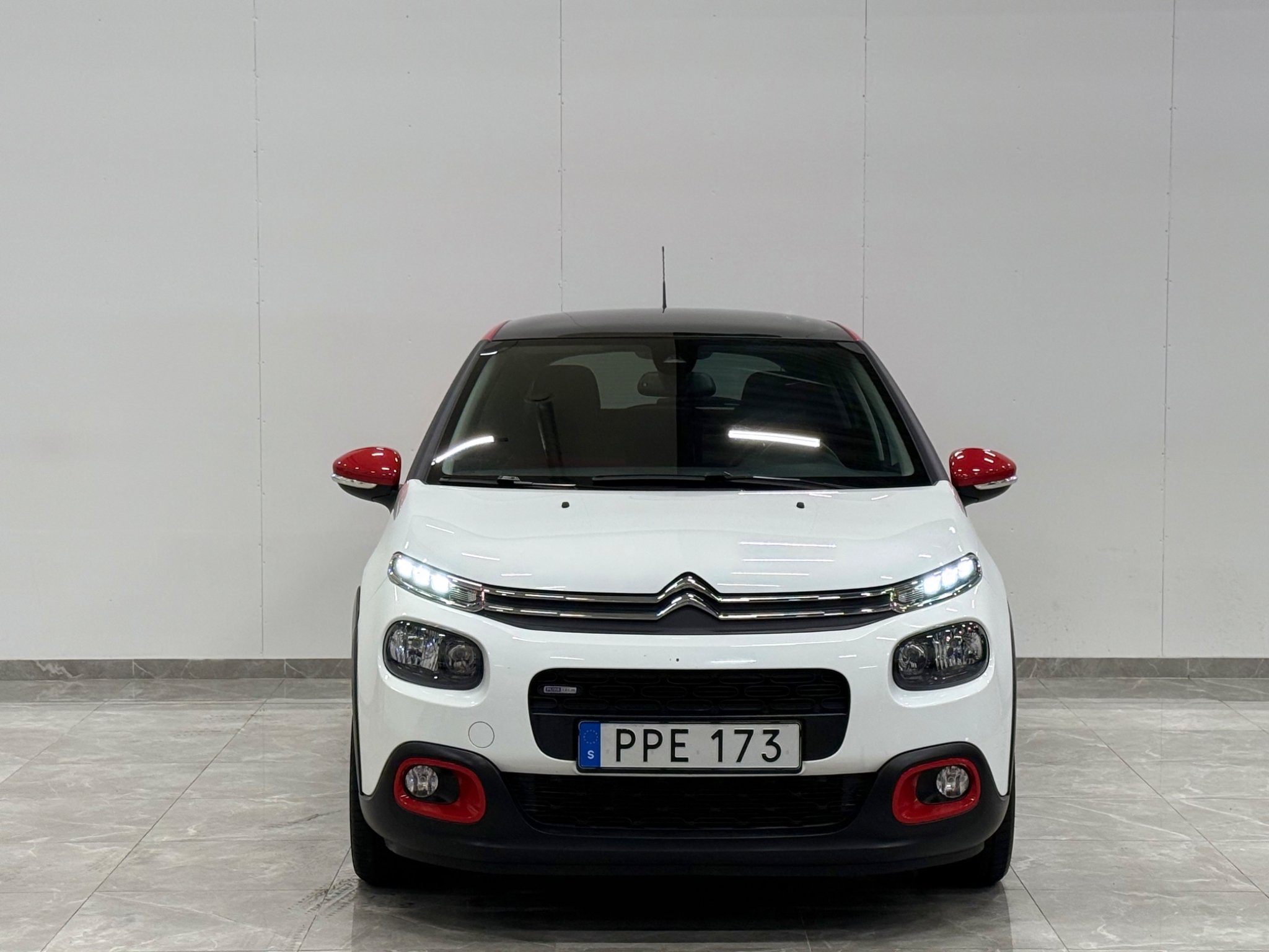 Citroen C3 1.2 PureTech 110 EAT 2017, bild 6/51