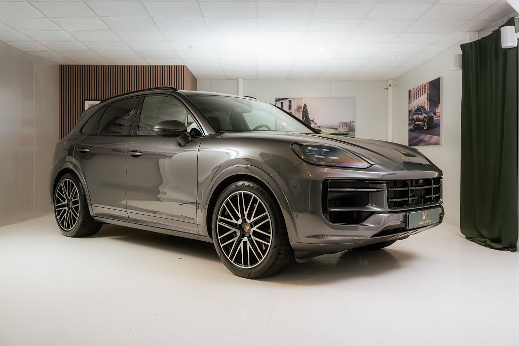Porsche Cayenne E-Hybrid / Sportdesign / 22" / VAT
