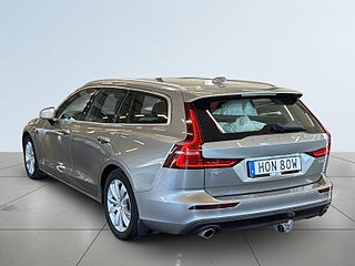 Volvo V60 D4 AWDGeartronic Momentum Adv VOC/S&V-Hjul/ Drag/Dvärm – bild 5