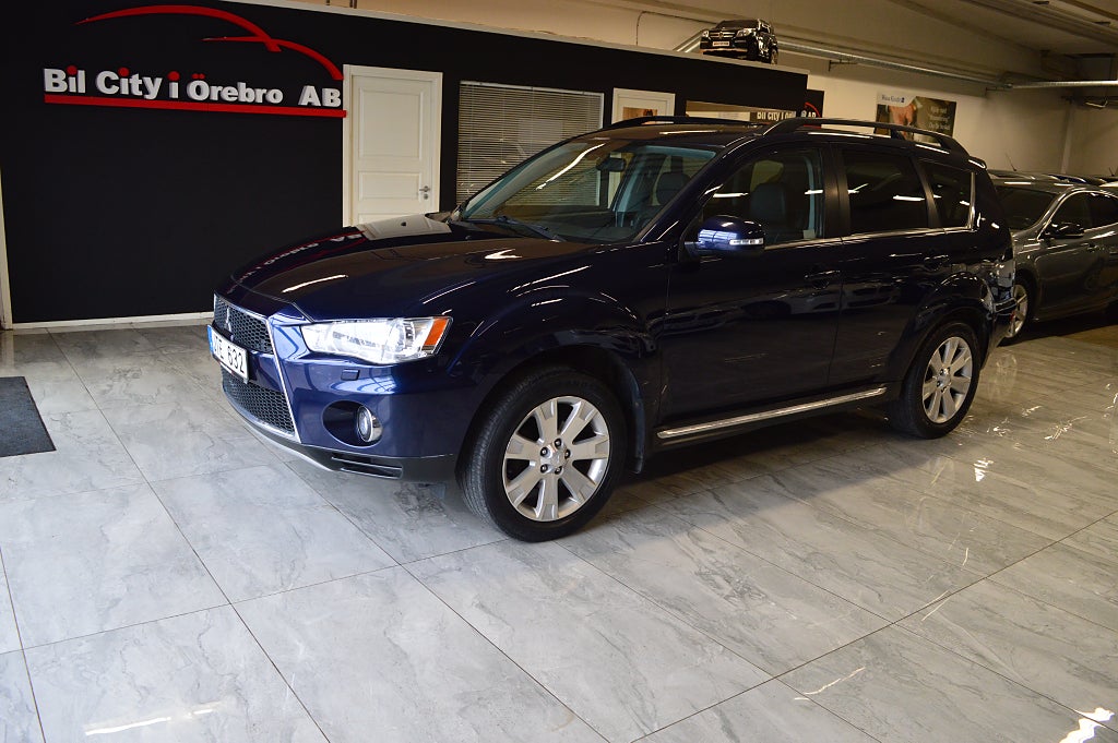 Mitsubishi Outlander 2.2 Di-D (156hk) 4WD Sportronic Business 7-sits / GPS / B-Kamera