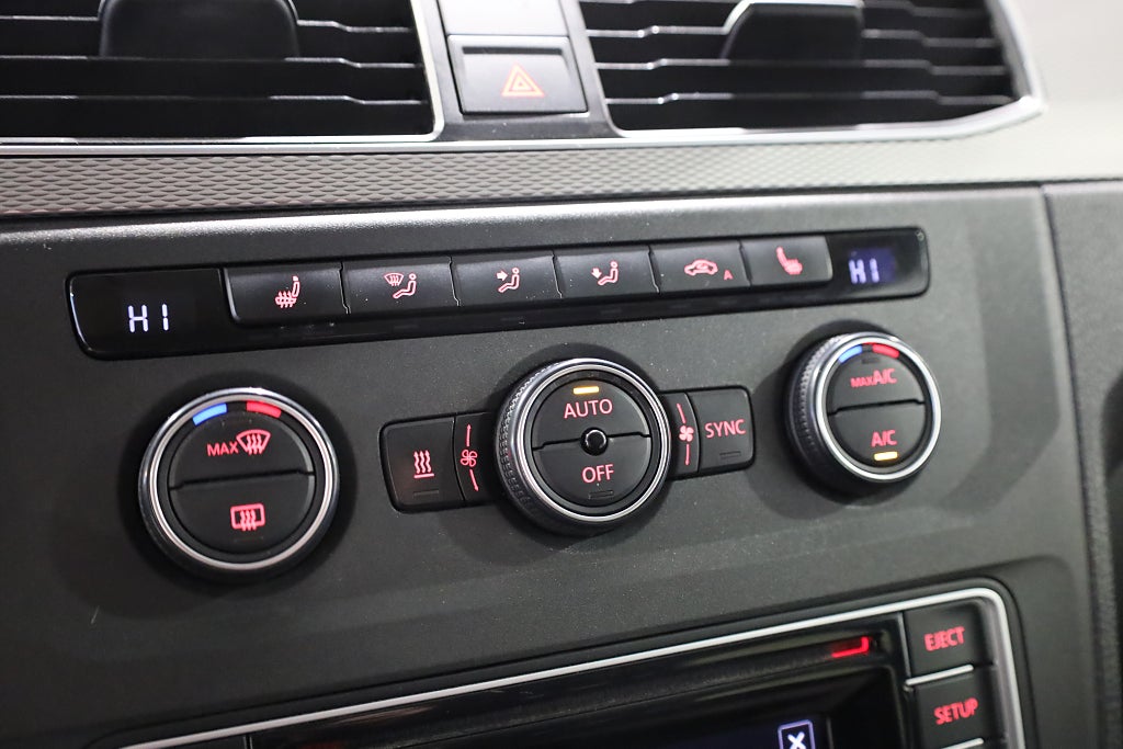 Volkswagen Caddy Maxi Life 2,0 TDI 4M Comfortline AUT Drag Värmare Moms