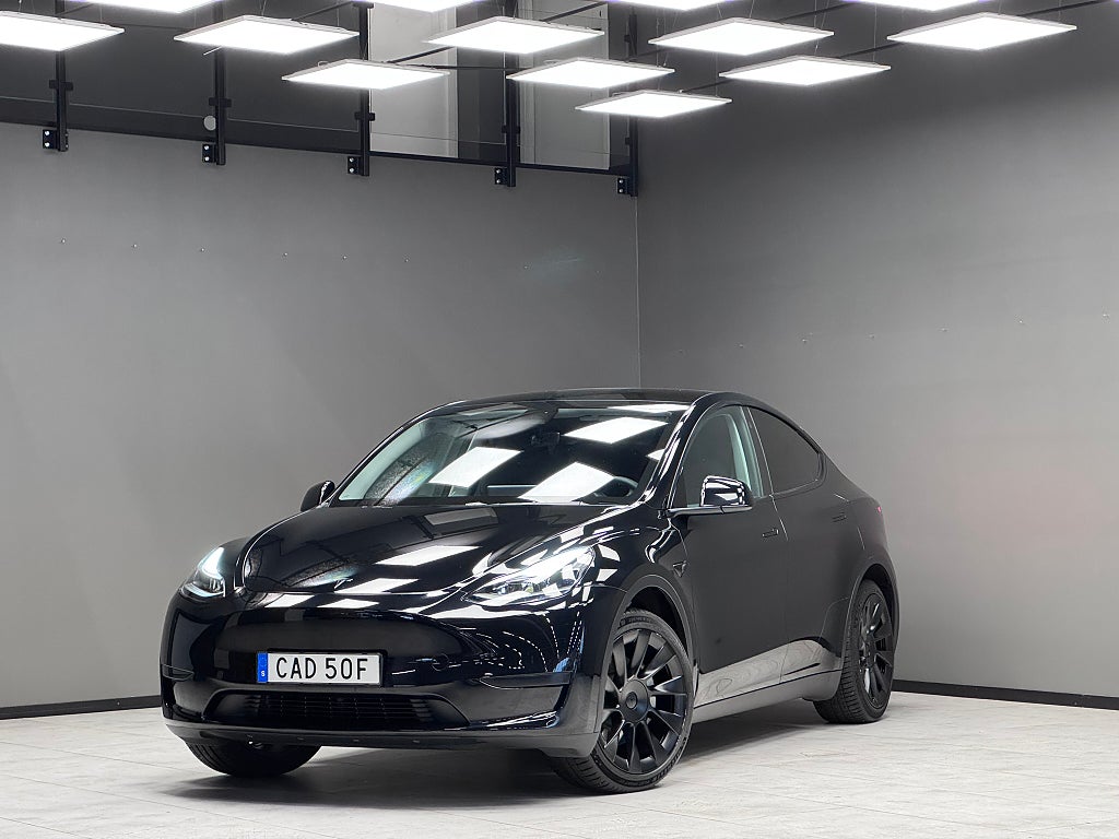 Tesla Model Y Standard Range RWD / Värmare / Drag 