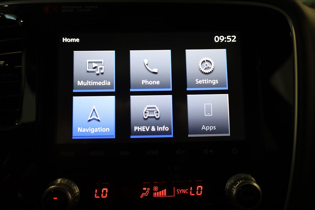 Mitsubishi Outlander PHEV CVT S-Edition Lucka 360° Navi Läder Drag Rattvärm 2020