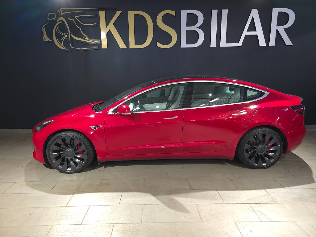 Tesla Model 3 Performance AWD 513hk | Panorama | Navi | 20"