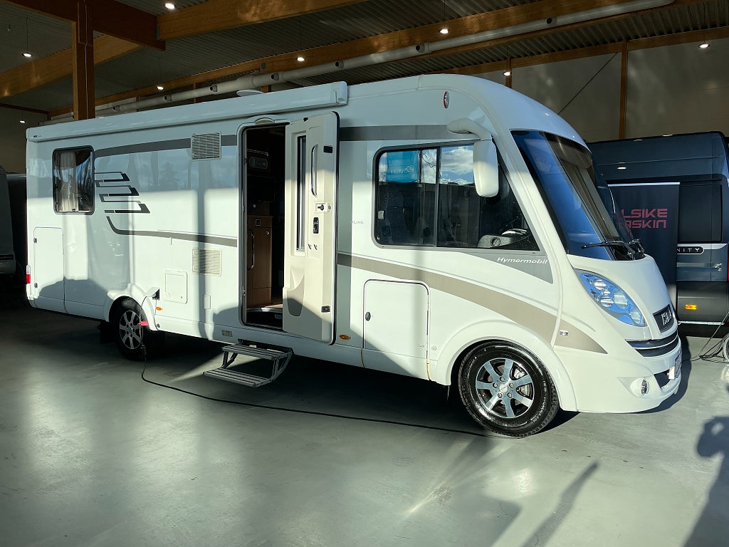 Hymer B 708 Premiumline / Automat / ALDE / Solcell / Taksäng