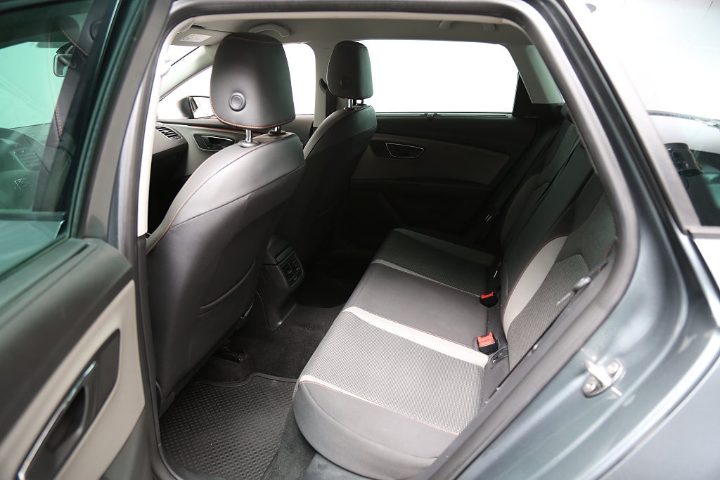 Seat Leon X-Perience 1,4 TSI 125hk P-sensorer Motorv Dragkrok