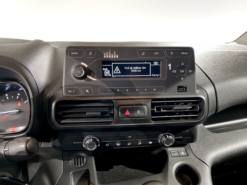 Bild på Citroën Berlingo New Bus 1.5 BlueHDi 75hk L1 DRAG P-SENSORER BAK