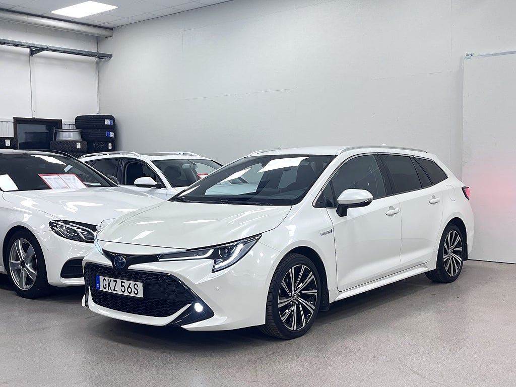 Toyota Corolla 2.0 HYBRID STYLE 1-ÄGARE B-KAMERA KEY-LESS