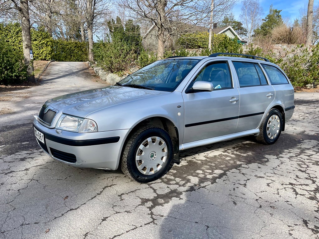 Skoda Octavia Tour Kombi 2.0 4x4 Euro 4-norlandkört