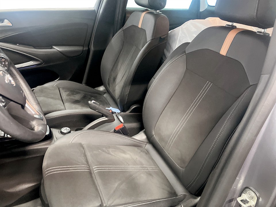 Bild på Opel Crossland X Ultimate 1.2 PT 130 Aut BACKKAMERA KEYLESS