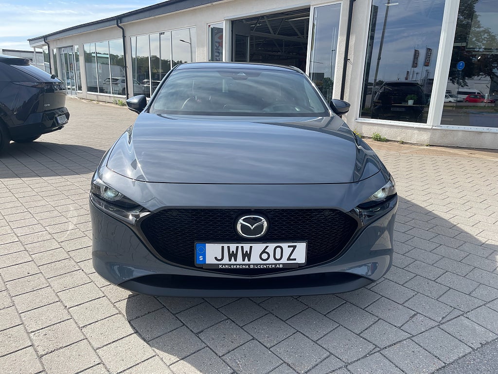 Mazda 3 Cosmo vinröd skinnklädsel 2.0 SKYACTIV-X AWD 180 hk