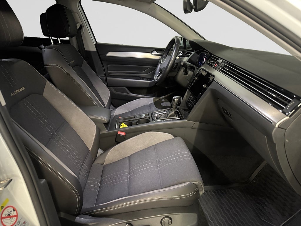 Volkswagen Passat Alltrack 2.0 TDI 4Motion Alltrack Dragk Adaptiv farth Värmare bild 13