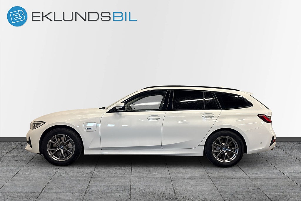 BMW 330e 2022