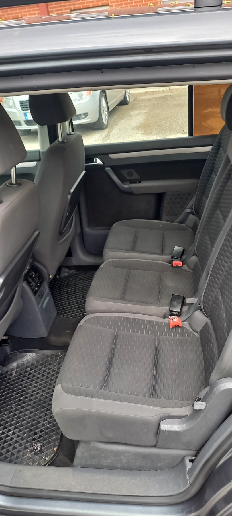 Volkswagen Touran 2.0 EcoFuel 109hk 2007, kuva 5/31