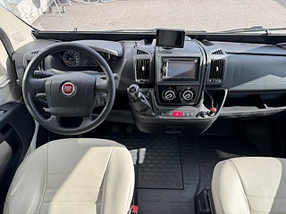 Husbil-halvintegrerad Mc Louis  MC4 75 3 av 21