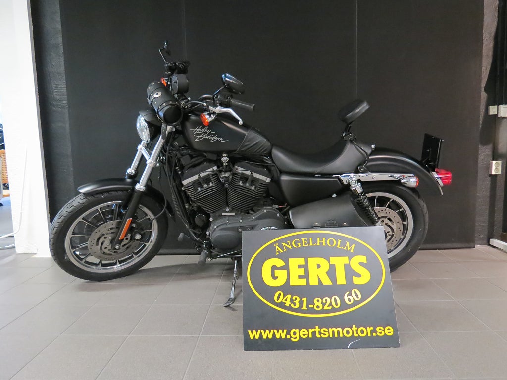 Harley-Davidson XL 883 R 