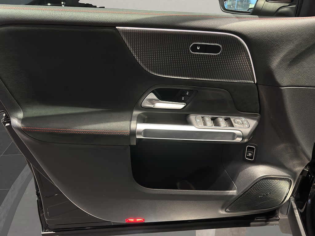 Mercedes-Benz EQB 300 4MATIC AMG Premium - bild 10