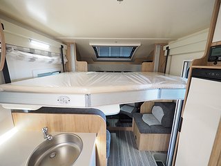 Husbil-halvintegrerad Ci Elliot 84 XT 18 av 21