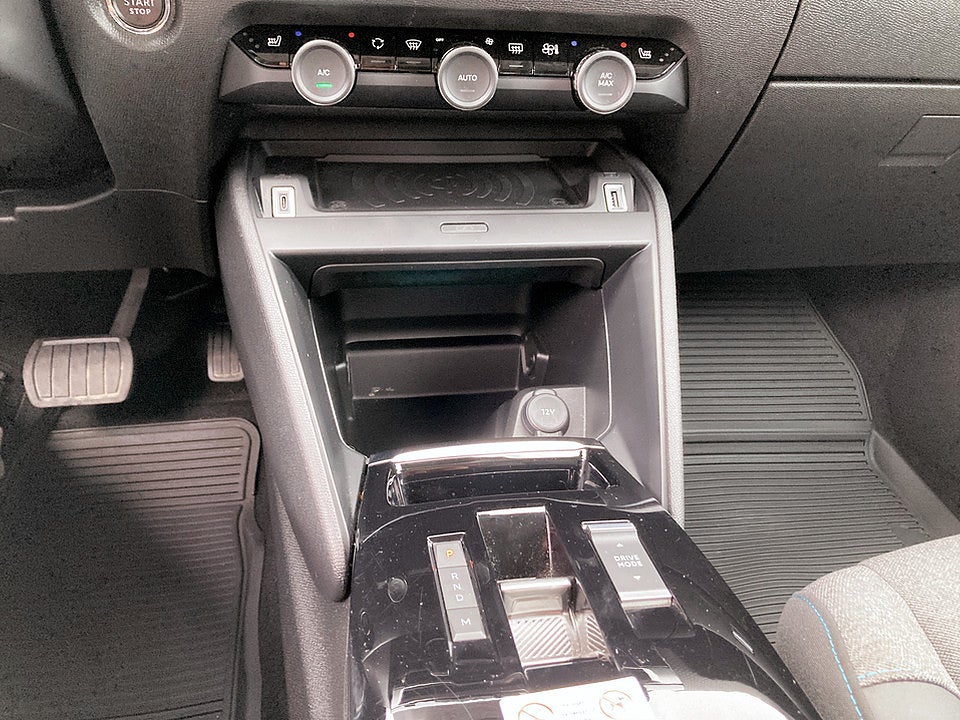 Bild på Citroën C4 Shine 1.2 PT 130hk Aut CARPLAY NAVI