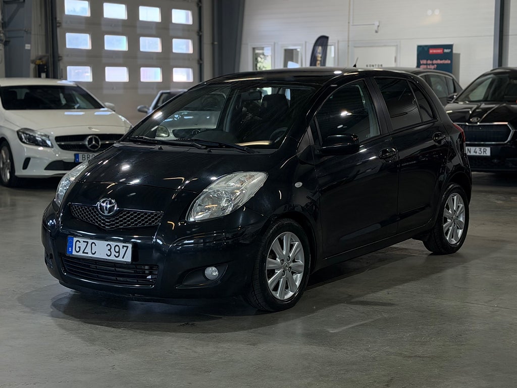 Toyota Yaris 5-dörrar 1.4 D-4D MultiMode 90hk Nyserv Keyless 1 Ägare