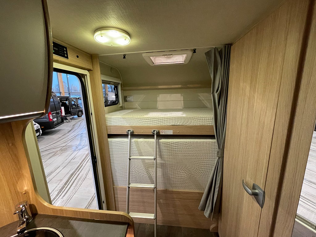 Sunlight A 72 / Automat 150hk / Våningssäng / 6 bältad /  - Sunlight