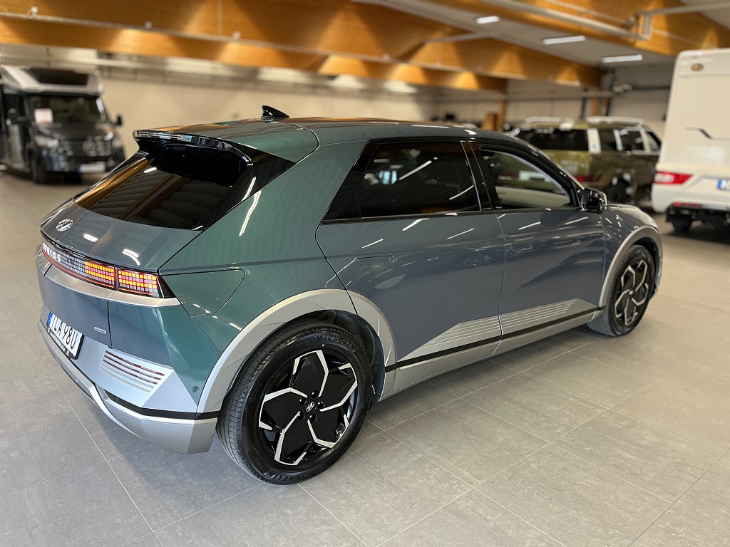 Hyundai IONIQ 5 77.4 kWh AWD 325hk Advanced / V-hjul / HUD / 360-kamera thumbnail