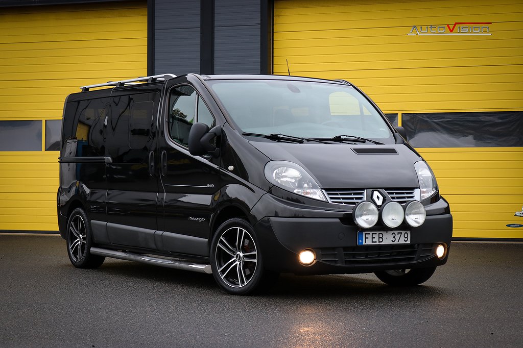 Renault trafic Kombi 2.9t dCi Manuell | Lång | 8 sits | drag